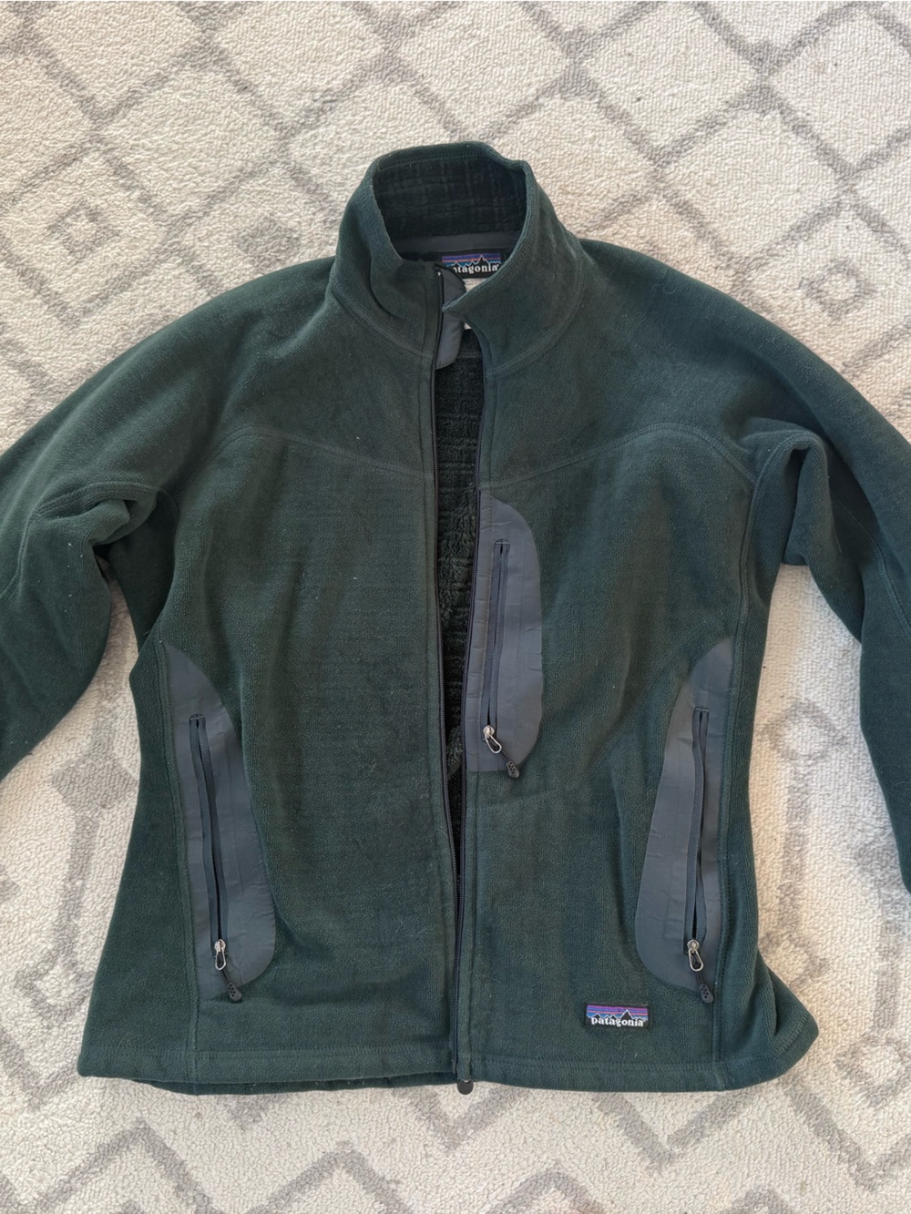 Patagonia Men’s Dark Green Full-Zip Fleece Jacket